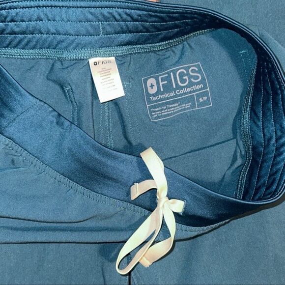 Figs Ladies Pants - Picture 2 of 4